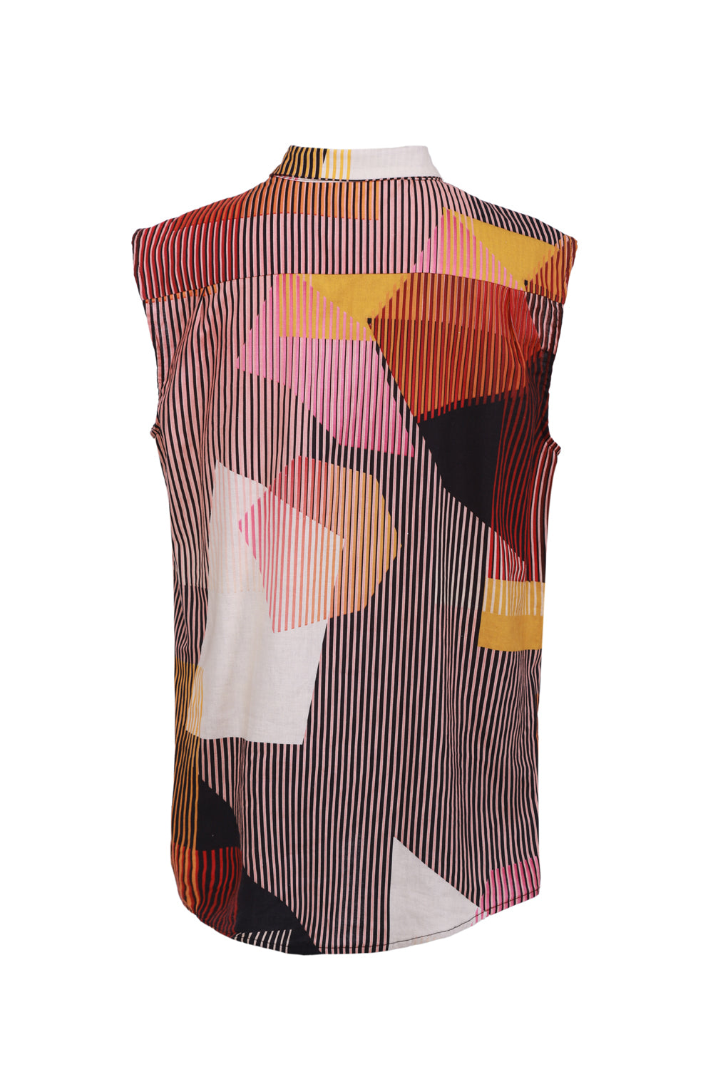 Chemise oversize sans manches en coton-lin doux, imprimé graphique noir, rose, jaune et orange, boutons noirs contrastants, poches poitrine, fabrication 100 % française.