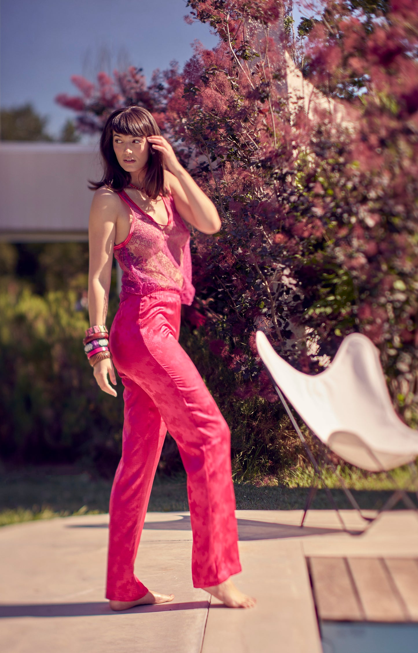 Pantalon fluide rose framboise taille haute coupe droite en soie et laine – fabrication française